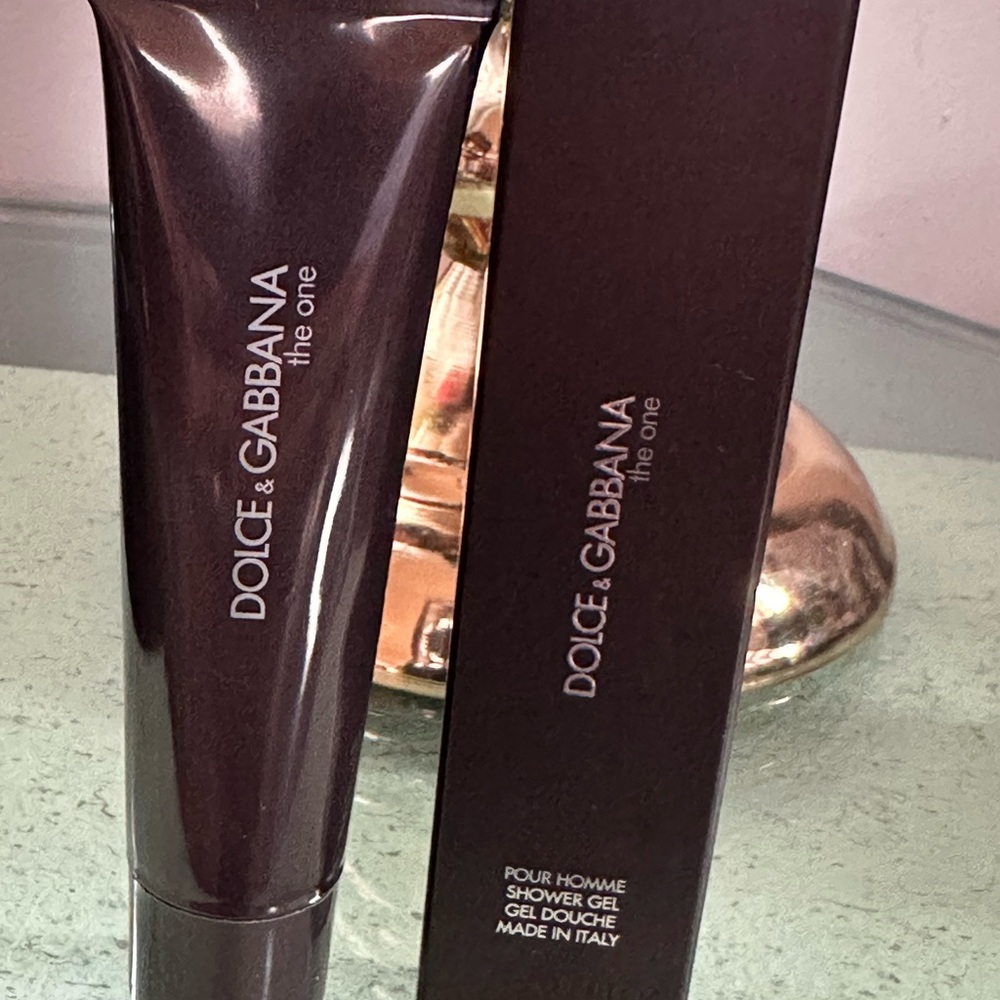 Dolce & Gabbana The One Shower Gel in Sleek Black